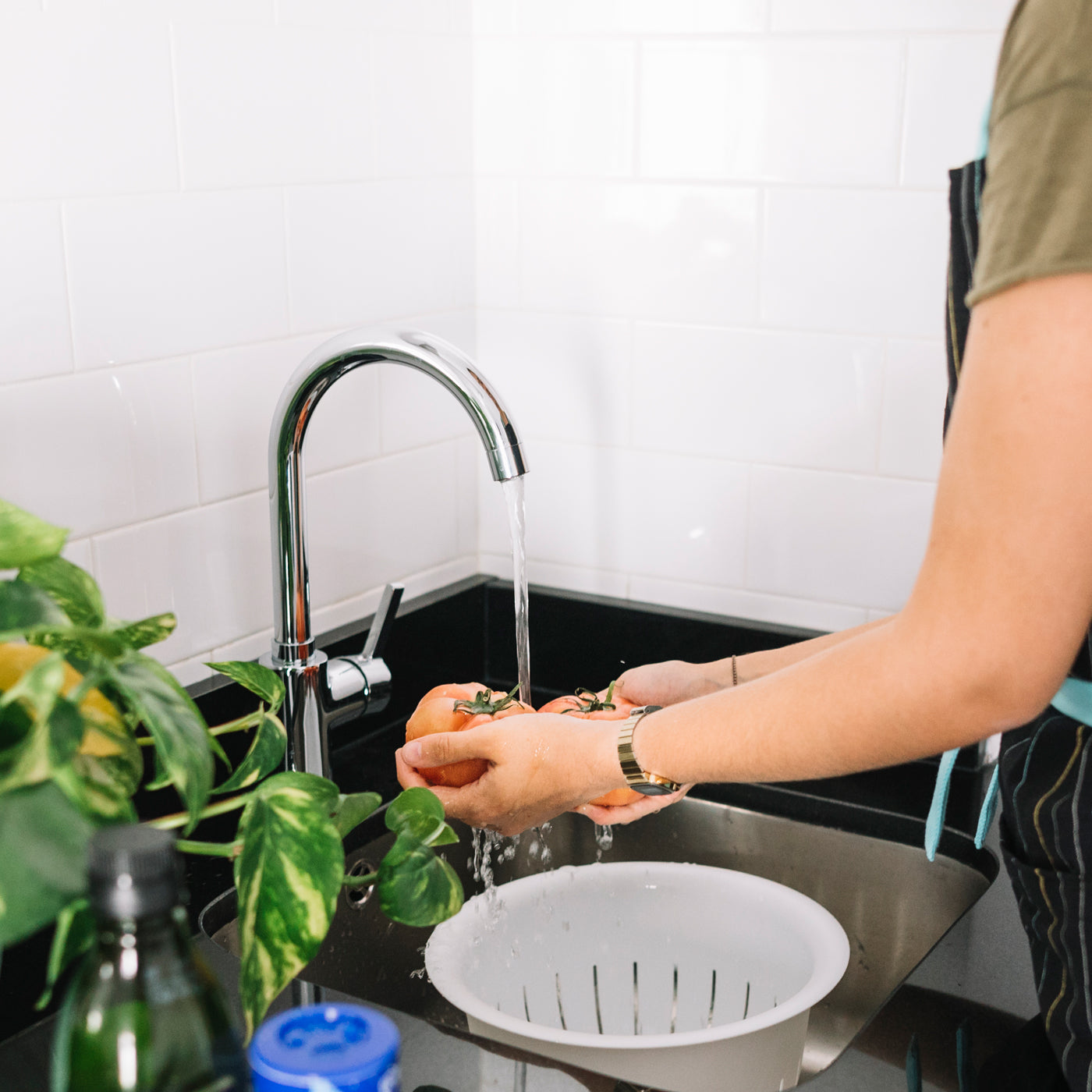 ¿Qué sustancias puede contener el agua del grifo? Todo lo que debes saber sobre la calidad del agua en casa.